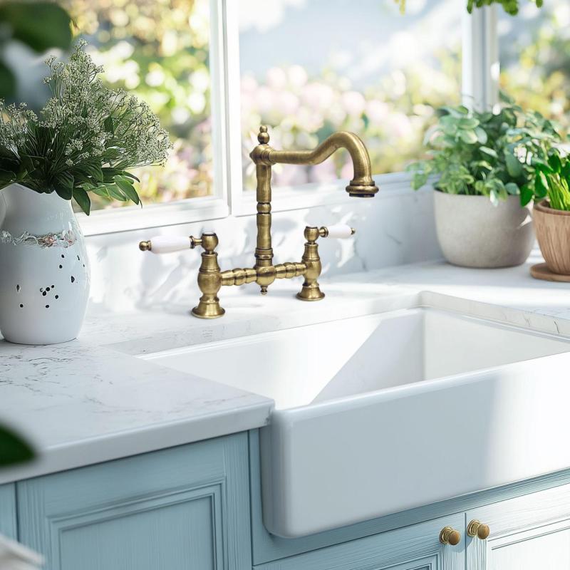 PB Robinet de bucătărie nostalgic pod duză unghiulară din bronz cu manete albe PBN.BRO.H.WH