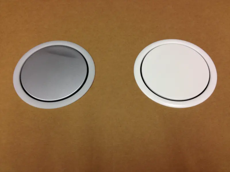 EVOline Port 3 Priză retractabilă cu împământare capac alb.