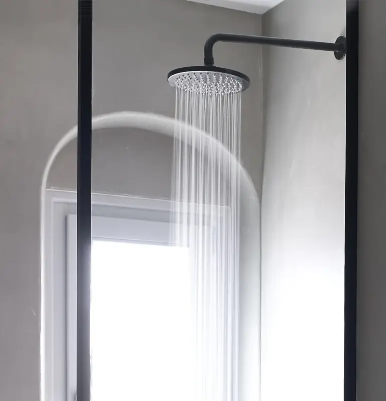 Waterevolution Flow cap de duș 200 mm cu racord de perete negru mat T1641PR