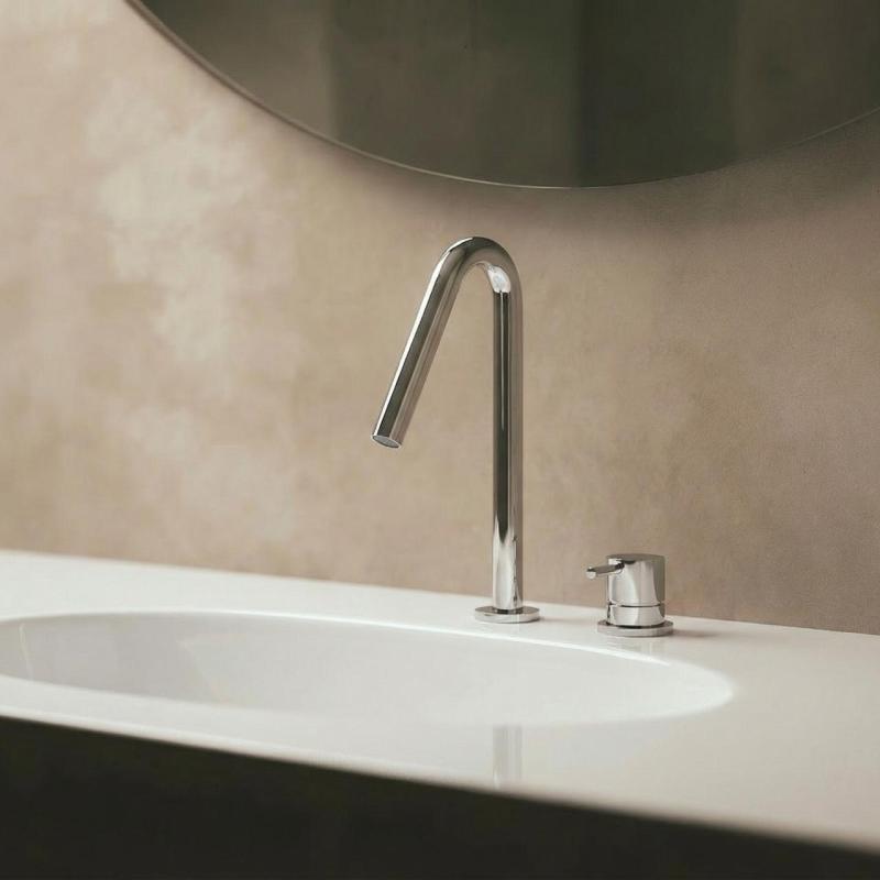 Robinetul de baie Waterevolution Flow cu două orificii, cromat, cu un mic V și o ieșire de 120mm, modelul T1121V01.