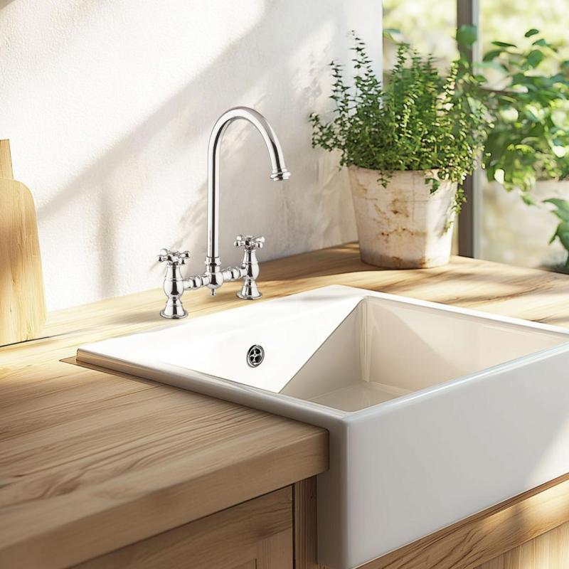 PB Robinet de bucătărie nostalgic cu punte cromată, gură rotundă și mânere în formă de stea  PBN.CHR.R.ST