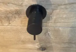 Waterevolution Flow termostat de duș încorporat cu rozetă rotundă, negru mat 1208778082 T142TBPR