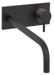 Robinetul de baie încorporat Waterevolution Flow, cu placă de acoperire, finisaj negru mat, și duză de 21cm, T1161BPR-21.