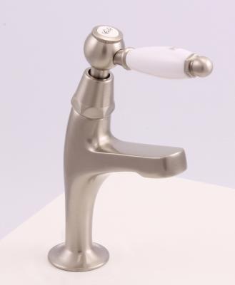 Robinetele de fontă clasică PB cu manetă albă, apă rece, model mic, RV 1208854912