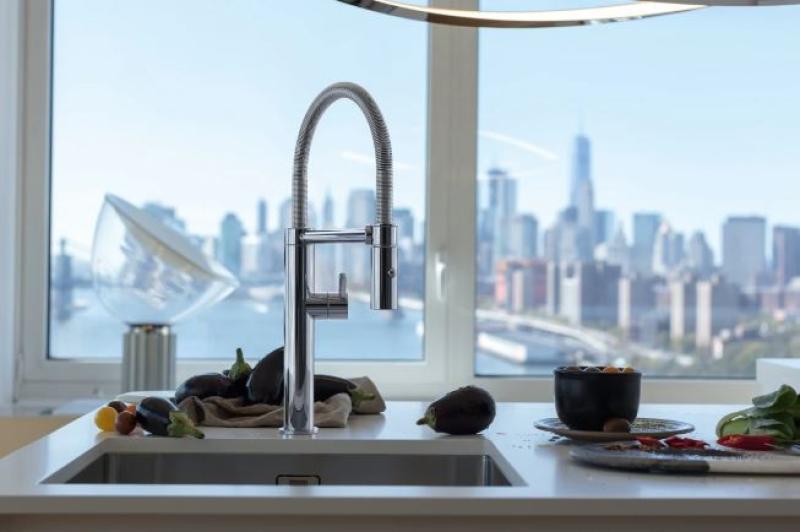 Franke Pescara Semi Pro L Baterie de bucătărie cu duș manual flexibil cromat 115.0393.975.