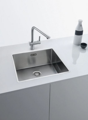 Franke Atlas Neo Robinet de bucătărie din oțel inoxidabil masiv cu duză pivontantă 115.0521.435