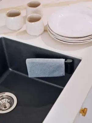 Magisso Suport magnetic pentru buretele de vase pentru chiuveta dreptunghiulară, din plastic negru, 30201011