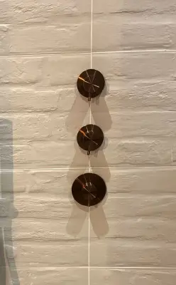 Fluxul Waterevolution cu termostat incorporat pentru duș, cu 2 robinete cu oprire, din cupru periat PVD.
