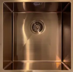 Chiuveta din oțel inoxidabil Ausmann Mosel, culoare cupru PVD Copper, dimensiuni 50x40, montaj sub blat, suprafață plană și încastrată, cod 080976.