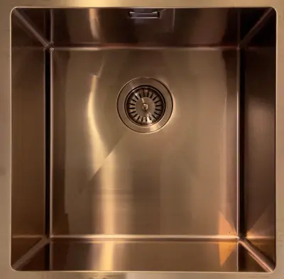 Chiuveta din oțel inoxidabil Ausmann Mosel, culoare cupru PVD Copper, dimensiuni 50x40, montaj sub blat, suprafață plană și încastrată, cod 080976.