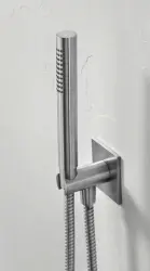 SB 316 Set de duș cu mâner pătrat, furtun și cârlig de agățat, din oțel inoxidabil.