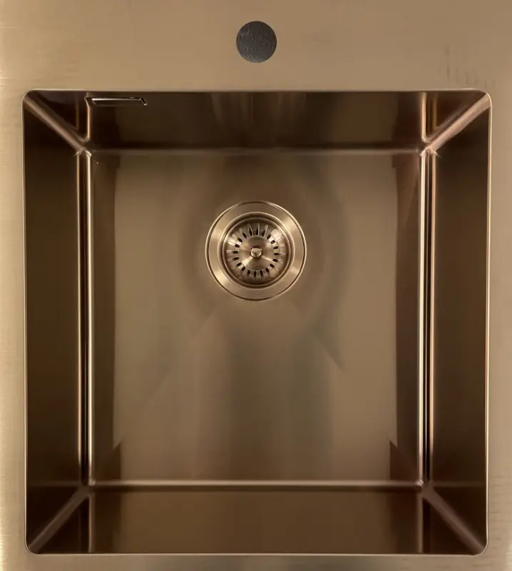 Chiuvetă mare din oțel inoxidabil Ausmann Weser, culoare cupru PVD Copper, 79x51, cu orificiu pentru robinet, montaj subblat, montaj încastrat și montaj pe blat, cod 080952.