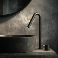 Robinetele de baie Waterevolution Flow cu două orificii, negre, cu un robinet cu ieșire înaltă de 120 mm, T1122VPR.