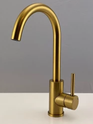 Quadri York Baterie de bucătărie finisaj aur mat PVD cu duză pivotantă 1208955905
