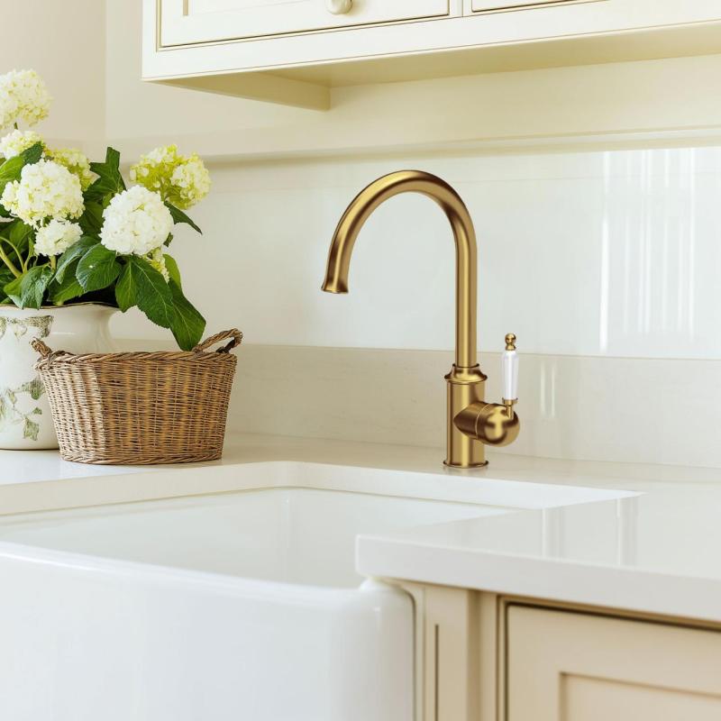 Quadri Workshop Clasic Nostalgic Robinet de Bucătărie Aurit PVD cu Mâner Ceramic 1208956102