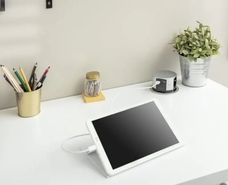 Priza de bucătărie argintie Indux Push cu șasea îngropabilă și trei prize și două porturi USB 1208957411.