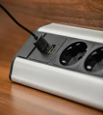Indux Corner priză de colț pentru bucătărie, cu 3 prize cu împământare și 2 încărcătoare USB1208957431