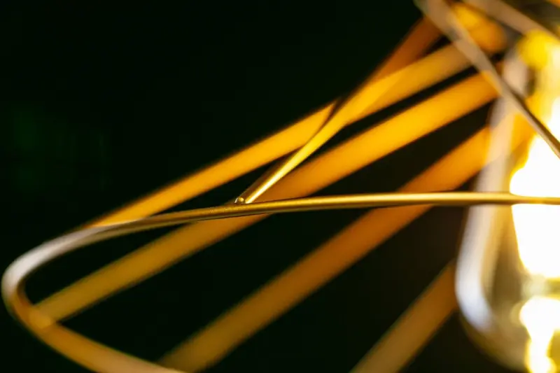 Decor Tilia modernă, lustră suspendată cu sârmă decorativă de aur 7863.