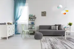 Decorul Mavia este un lustru sferic alb-galben, cod 4987.