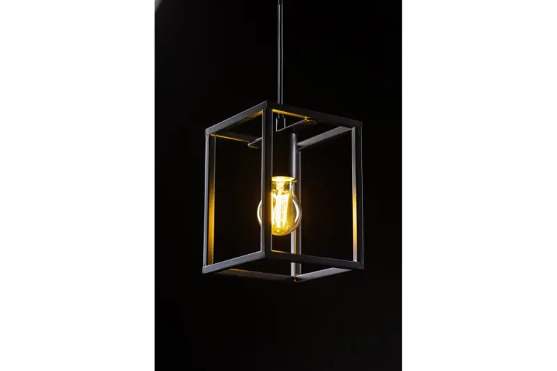Decorațiunea Diu este un pendul geometric negru, cu o sursă de lumină, de 15 cm lățime, 3598.