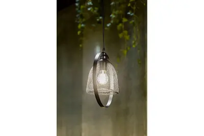 Lustră Decor Xalis, cu un abajur negru de sârmă și o margine metalică, cu un diametru de 18,5 cm, 7320.