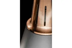 Decorul Gianni este un elegant lămpadar suspendat, de culoare gri cu accente de cupru, cu diametrul de 22 cm.