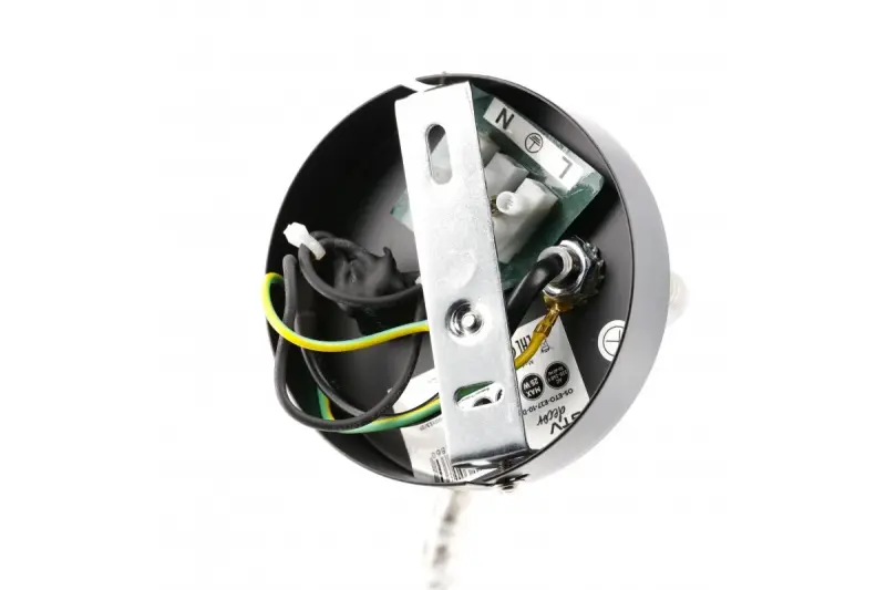 Decorațiunea lămpii de perete negre Etore cu braț metalic, cu diametrul de 11 cm, fabricată în anul 1860.