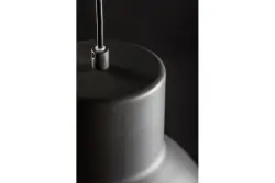 Decorațiunea pendul Dante, de culoare neagră mată, cu interiorul alb, are un diametru de 27,5 cm. 2119.