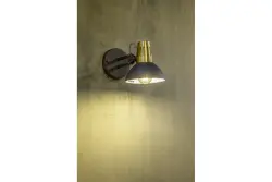 Decorul Artemia este un elegant lămpășel de perete antracit, cu braț metalic, având un diametru de 16,5 cm. Preț: 2195 lei.
