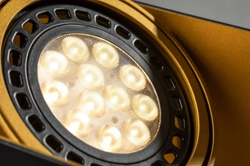 Lampă de tavan Decor Verso negru-auriu cu cap reglabil și două surse de lumină 4212.