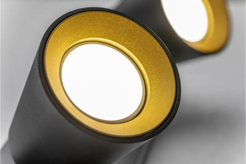 Decor Elli este un modern lustra de tavan negru cu 3 surse de lumină 4588.