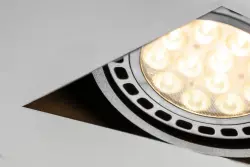 Decorațiunile pentru tavan de tip Milo, negre și fără ramă, cu două surse de lumină, 4755.