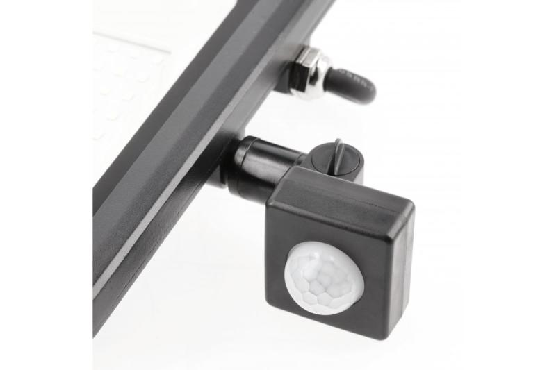Proiector LED iNEXT cu senzor de mișcare 30W 2400lm, PF>0,9, RA>80, IP65, 120°, 6400K, corp negru 1208962860