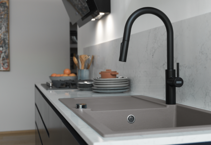 Franke Pescara J Monocomandă Mixer Negru cu Duza Extensibilă și Funcție de Pulverizare 115.0575.968