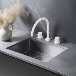 Waterevolution Flow 3-gats keukenmengkraan met draaibare uitloop en gefilterd water aansluiting wit T152UBR

Traducerea în română:
"Robinet de bucătărie Waterevolution Flow cu trei orificii, 