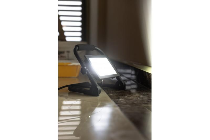 NELI Proiector portabil, LED, 50W, 4500lm, 6400K, AC220-240V, IP65, cablu de 1,5m