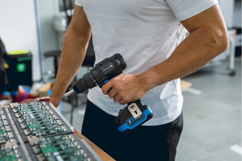 HÖGERT puternică șurubelniță electrică cu acumulator 18V pentru lemn și metal.