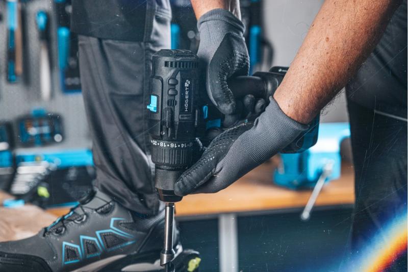 Högert Mașină de găurit cu acumulator fără perii 18V pentru cărămidă, piatră, lemn, metal și plastic.