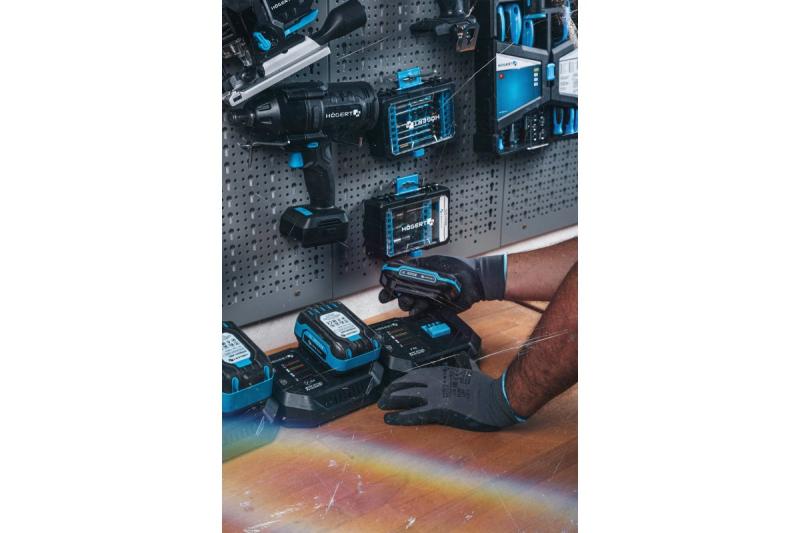 HÖGERT încărcător de baterii 4A 18V