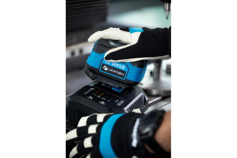 O incarcator rapid HÖGERT pentru baterie 6A 18V