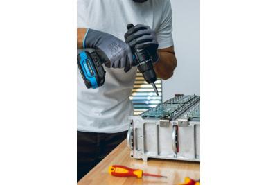 HÖGERT mașină de găurit cu acumulator 18V, set cu acumulator, încărcător, suport pentru biți, magazie pentru burghie.