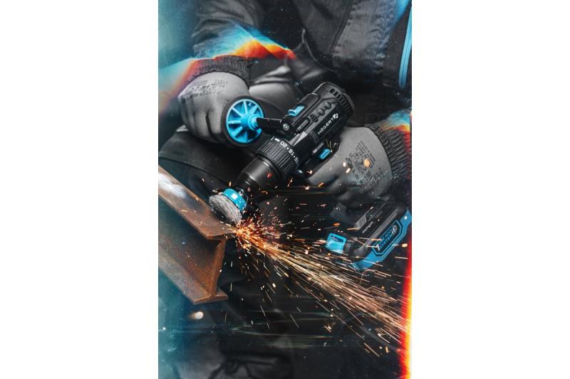 Set de șurubelnițe cu acumulator fără perii HÖGERT, 18V, cu suport pentru biți, magazie de biți, încărcător și baterie.