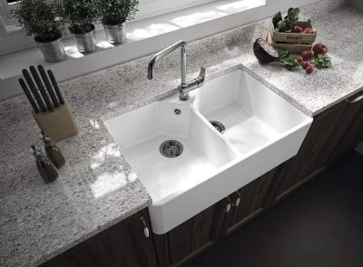 Ausmann Ceramic Mira Chiuvetă dublă ceramică albă - Montare sub și între 793 x 450 mm cu banchetă pentru robinet și dop din oțel inoxidabil 1208970550