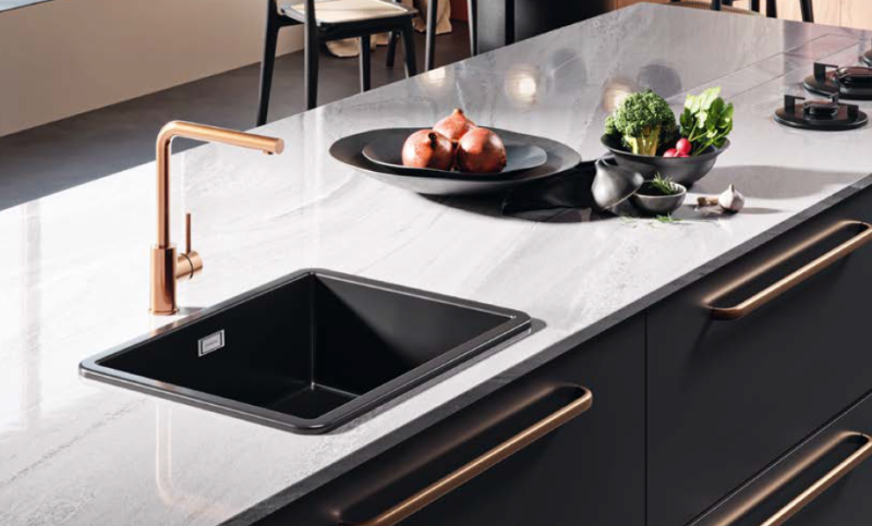 Ausmann Ceramic Ember Chiuveta pătrată ceramică în negru mat Suprafață și submontare 40 x 40 cm cu dop auriu 1208971486