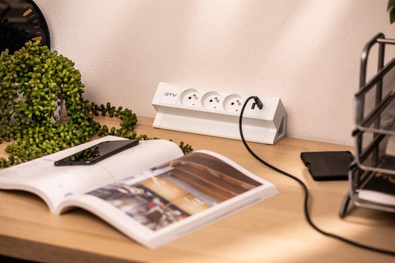 Priză mobilier Basco, 3 x priză cu împământare, USB A+C, cablu de 1,5m, alb cu montare