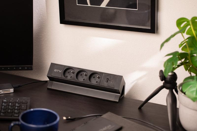 Priză mobilier Basco, 3 x priză cu împământare, USB A+C, cablu de 1,5m, negru cu montare
