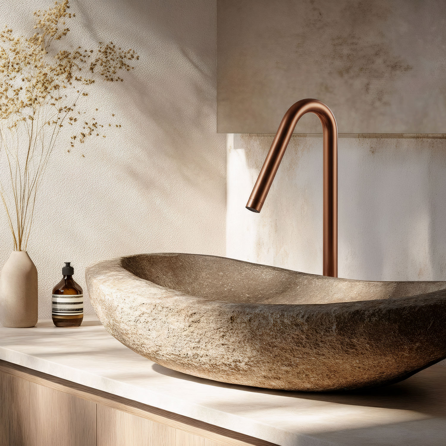 7 moduri în care metalele calde îmbunătățesc aspectul unei chiuvete de baie obișnuite